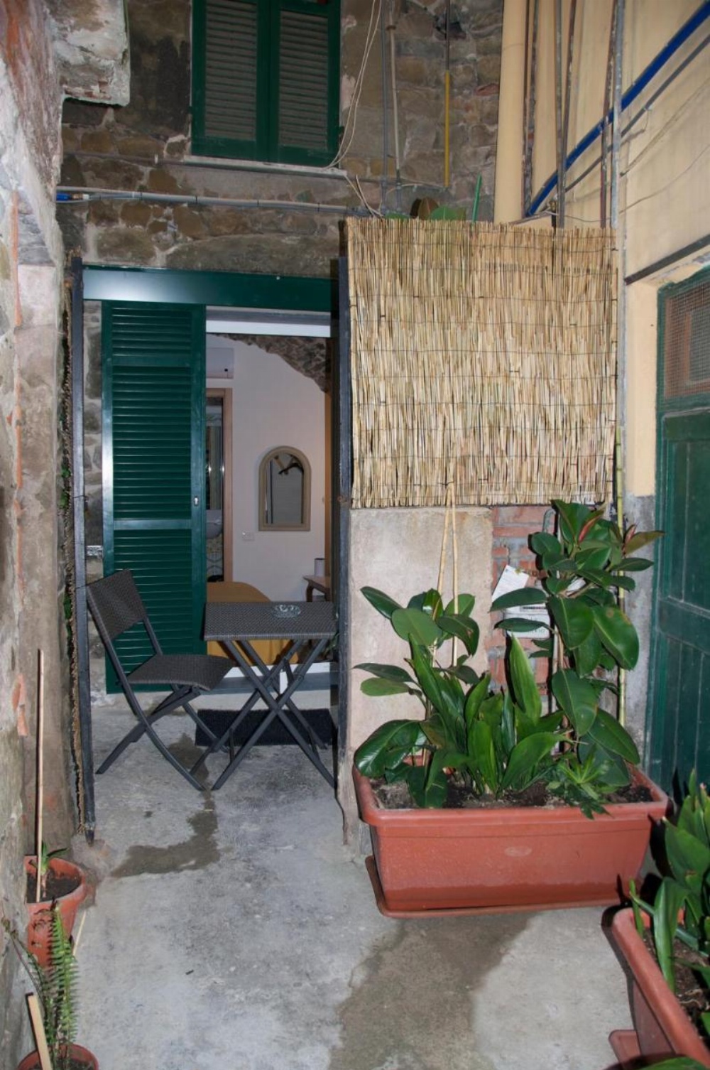 IN CENTRO Image 14
